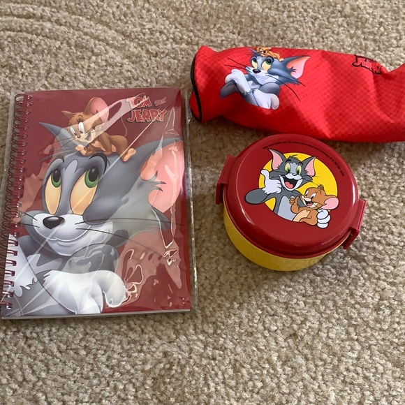 4/$20 with $5.95 shipping mix and match! Limited Edition Tom and Jerry bundle! - Picture 1 of 6